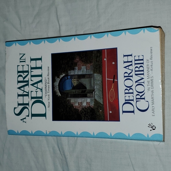 Berkley Other - FREE w/bundle or 3/$5 📚 "A Share in Death"  Murder mystery by Deborah Crombie